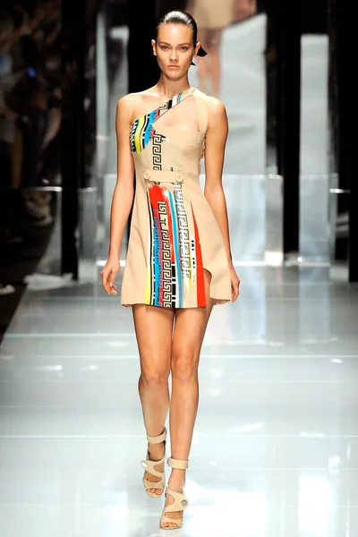 Look 27